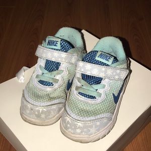 Light blue snowflake pattern sneakers